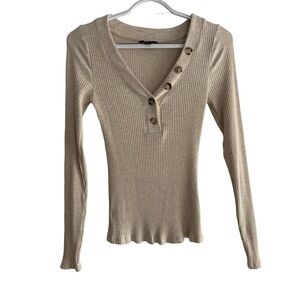 👋🏼RW&CO. XXS/TP Cream Beige long-sleeved v-neck sweater with buttons👋🏼